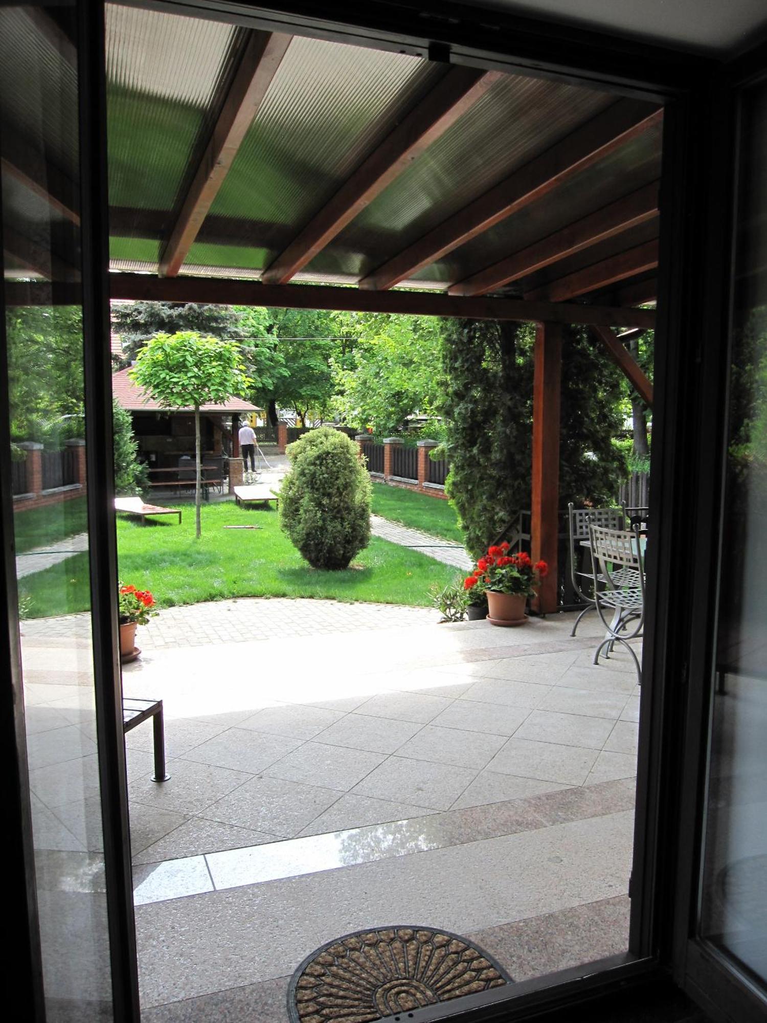 Zrinyi Haz Apartment *